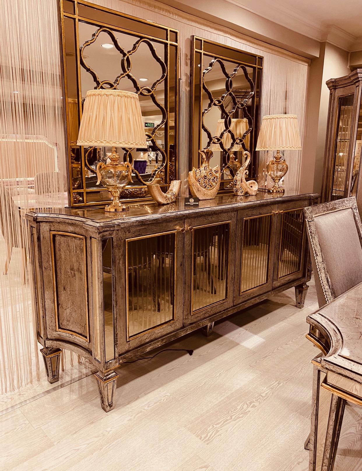 Mobilya Dünyası Luxury Bursa Lüks ve Avangard Mobilya